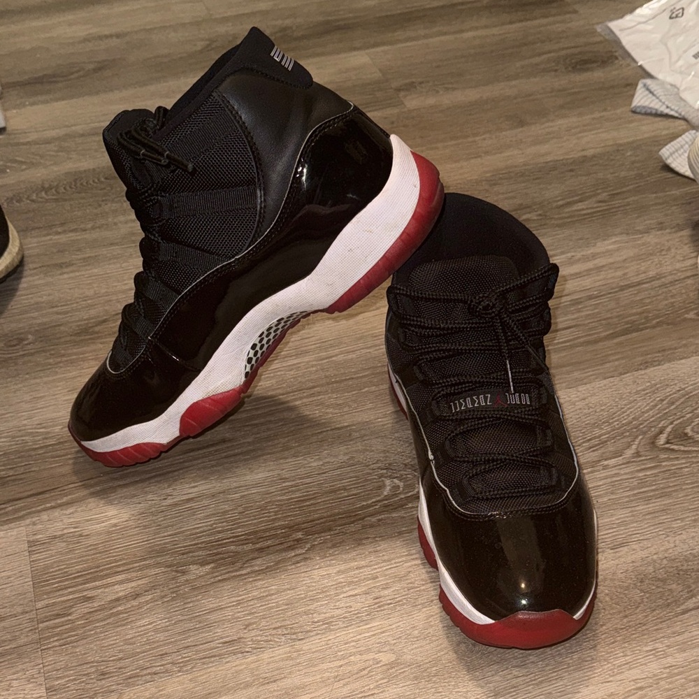 Nike Air Jordan 11 Retro Bred Nwot